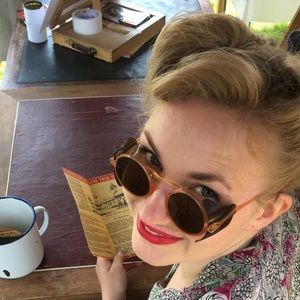 Meet your Posher, Angela